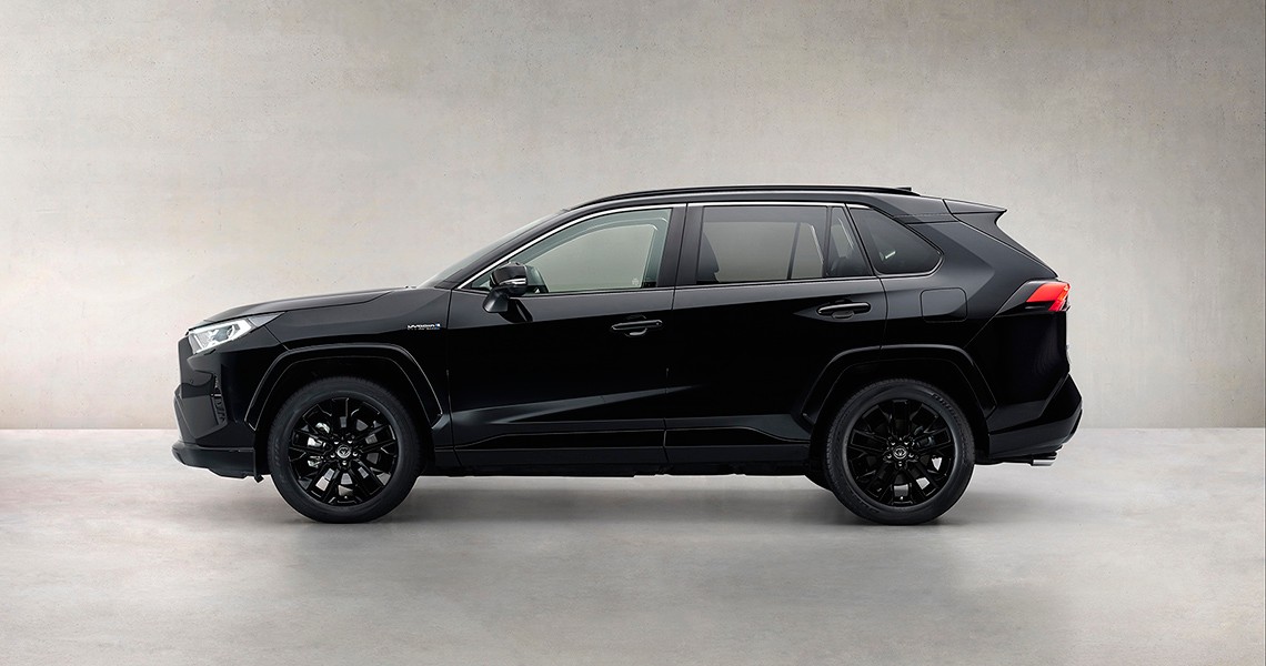 Nova Toyota RAV4 Hybrid Black Edition